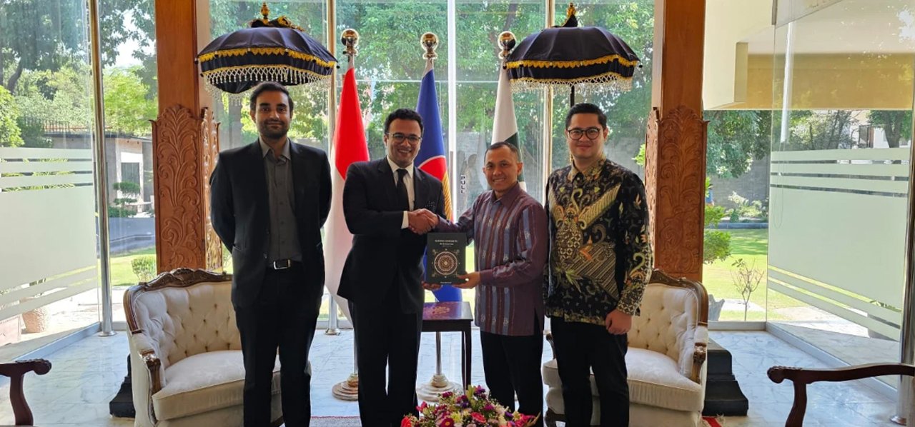 Our research associates present the book "Quranic covenants" to His Excellency Rahmat K. Hindiarta at the Indonesian Embassy, paving the way for future collaborations